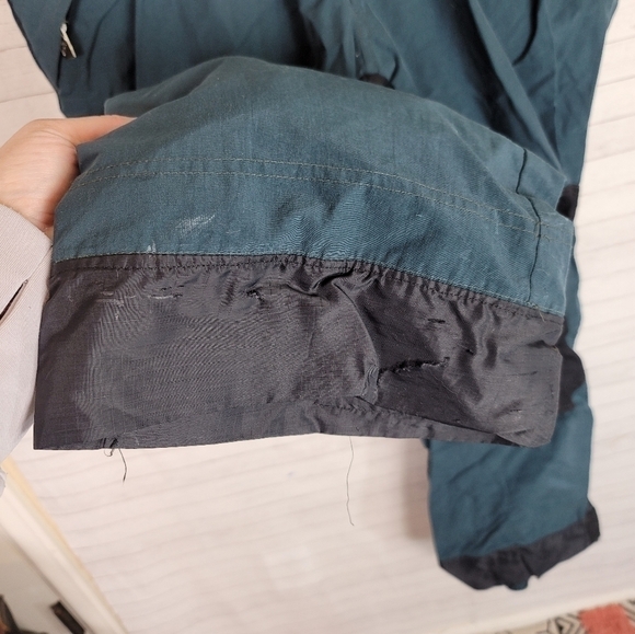 QUIKSILVER TEAL & BLACK SNOWBOARD PANTS, SZ SMALL - Picture 9 of 15